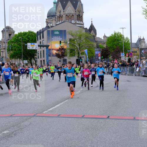 25.04.2026 - Das Zehntel Tim E. http://msf.ph/oto/9576329 25.04.2026 10:56:27 Ziel 3995, 5003, 5277, 5284, 5305, 5469, 5557, 5559, 5671, 5813, 5828, 6157, 6230, 6360, 6416, 6665, 6672, 6675, 6697, 6755, 6816, 6818, 7052, 7120, 7211, 7316, 7328, 7405, 7429, 7522, 7527, 7574, 7988 meine-sportfotos.de
