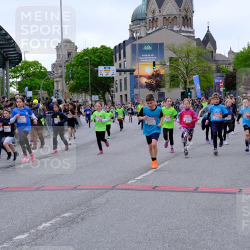25.04.2026 - Das Zehntel Tim E. http://msf.ph/oto/9576336 25.04.2026 10:56:28 Ziel 3995, 5003, 5258, 5264, 5267, 5277, 5284, 5305, 5469, 5557, 5559, 5671, 5813, 5828, 6157, 6230, 6360, 6416, 6665, 6672, 6675, 6697, 6755, 6816, 6818, 7052, 7120, 7211, 7316, 7405, 7429, 7522, 7527, 7574, 8045 meine-sportfotos.de