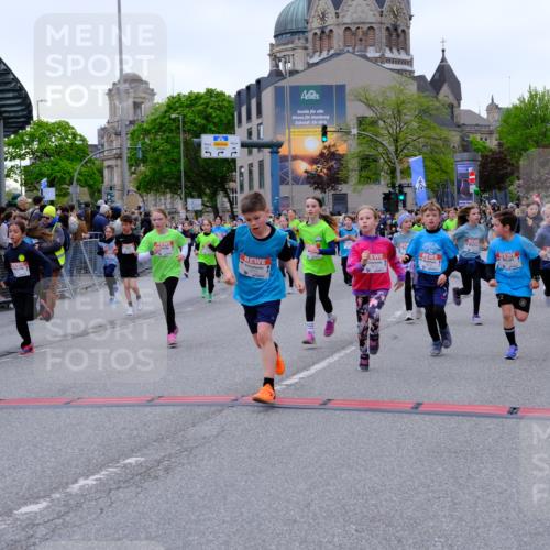 25.04.2026 - Das Zehntel Tim E. http://msf.ph/oto/9576339 25.04.2026 10:56:28 Ziel 3995, 5003, 5258, 5264, 5267, 5277, 5284, 5305, 5469, 5557, 5559, 5671, 5813, 5828, 6157, 6230, 6360, 6416, 6665, 6672, 6675, 6697, 6755, 6816, 6818, 7052, 7120, 7211, 7316, 7405, 7429, 7522, 7527, 7574, 8045 meine-sportfotos.de