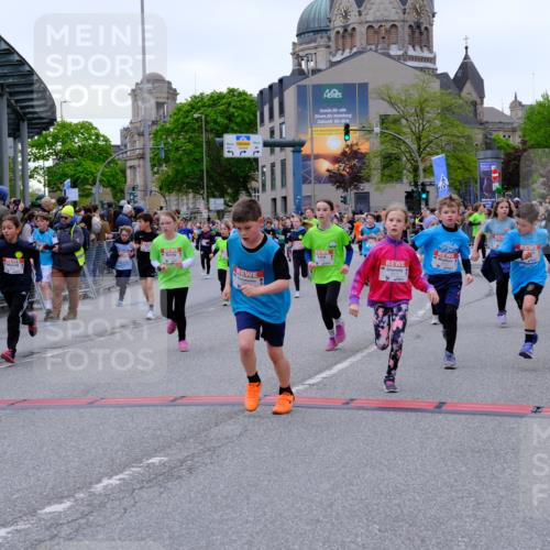 25.04.2026 - Das Zehntel Tim E. http://msf.ph/oto/9576341 25.04.2026 10:56:29 Ziel 3995, 5003, 5258, 5264, 5267, 5277, 5284, 5305, 5469, 5557, 5559, 5671, 5813, 5828, 6157, 6230, 6360, 6416, 6665, 6672, 6675, 6697, 6755, 6816, 6818, 7052, 7120, 7211, 7316, 7405, 7429, 7522, 7527, 7574, 8045 meine-sportfotos.de