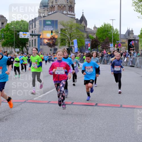 25.04.2026 - Das Zehntel Tim E. http://msf.ph/oto/9576342 25.04.2026 10:56:29 Ziel 3995, 5003, 5258, 5264, 5267, 5277, 5284, 5305, 5469, 5557, 5559, 5671, 5813, 5828, 6157, 6230, 6360, 6416, 6665, 6672, 6675, 6697, 6755, 6816, 6818, 7052, 7120, 7211, 7316, 7405, 7429, 7522, 7527, 7574, 8045 meine-sportfotos.de