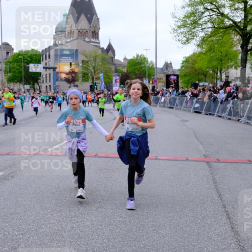25.04.2026 - Das Zehntel Tim E. http://msf.ph/oto/9576346 25.04.2026 10:56:32 Ziel 3995, 5000, 5003, 5258, 5264, 5267, 5277, 5284, 5305, 5469, 5557, 5559, 5567, 5571, 5671, 5708, 5773, 5813, 5836, 6157, 6230, 6360, 6403, 6665, 6672, 6675, 6697, 6716, 6755, 6756, 6816, 6818, 6916, 7027, 7120, 7211, 7405, 7429, 7522, 7527, 8013, 8043, 8045 meine-sportfotos.de