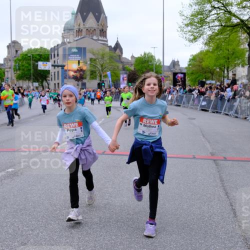 25.04.2026 - Das Zehntel Tim E. http://msf.ph/oto/9576349 25.04.2026 10:56:32 Ziel 3995, 5000, 5003, 5258, 5264, 5267, 5277, 5284, 5305, 5469, 5557, 5559, 5567, 5571, 5671, 5708, 5773, 5813, 5836, 6157, 6230, 6360, 6403, 6665, 6672, 6675, 6697, 6716, 6755, 6756, 6816, 6818, 6916, 7027, 7120, 7211, 7405, 7429, 7522, 7527, 8013, 8043, 8045 meine-sportfotos.de