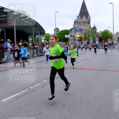25.04.2026 - Das Zehntel Tim E. http://msf.ph/oto/9576351 25.04.2026 10:56:35 Ziel 3995, 5000, 5258, 5264, 5267, 5277, 5284, 5305, 5557, 5559, 5567, 5571, 5657, 5661, 5708, 5773, 5813, 5836, 6187, 6207, 6279, 6360, 6403, 6477, 6482, 6628, 6645, 6665, 6672, 6697, 6716, 6755, 6756, 6816, 6818, 6916, 7027, 7120, 7522, 7527, 7665, 8013, 8043, 8045 meine-sportfotos.de