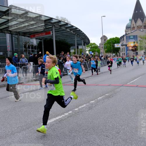 25.04.2026 - Das Zehntel Tim E. http://msf.ph/oto/9576357 25.04.2026 10:56:36 Ziel 3995, 5000, 5258, 5264, 5267, 5277, 5284, 5305, 5557, 5559, 5567, 5571, 5657, 5661, 5708, 5764, 5773, 5836, 5854, 6149, 6187, 6207, 6279, 6403, 6477, 6482, 6502, 6628, 6645, 6665, 6672, 6697, 6716, 6755, 6756, 6816, 6818, 6916, 7027, 7120, 7522, 7527, 7665, 7802, 8013, 8043, 8045 meine-sportfotos.de