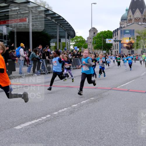 25.04.2026 - Das Zehntel Tim E. http://msf.ph/oto/9576366 25.04.2026 10:56:39 Ziel 3995, 5000, 5258, 5264, 5267, 5277, 5531, 5567, 5571, 5657, 5661, 5708, 5709, 5764, 5773, 5836, 5854, 5855, 5856, 5929, 6149, 6187, 6207, 6279, 6403, 6477, 6482, 6502, 6628, 6644, 6645, 6652, 6655, 6716, 6755, 6756, 6859, 6873, 6916, 7027, 7125, 7665, 7802, 8013, 8043, 8045 meine-sportfotos.de