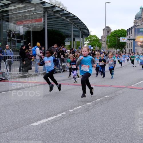 25.04.2026 - Das Zehntel Tim E. http://msf.ph/oto/9576368 25.04.2026 10:56:40 Ziel 5000, 5258, 5264, 5267, 5531, 5567, 5571, 5657, 5661, 5708, 5709, 5764, 5773, 5836, 5854, 5855, 5856, 5929, 6149, 6187, 6207, 6279, 6403, 6477, 6482, 6502, 6628, 6637, 6644, 6645, 6652, 6655, 6716, 6756, 6859, 6873, 6916, 6996, 7027, 7125, 7141, 7576, 7665, 7802, 8013, 8043, 8045 meine-sportfotos.de