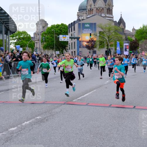 25.04.2026 - Das Zehntel Tim E. http://msf.ph/oto/9576378 25.04.2026 10:56:43 Ziel 5531, 5567, 5571, 5617, 5657, 5661, 5708, 5709, 5746, 5749, 5764, 5836, 5854, 5855, 5856, 5929, 6149, 6187, 6207, 6279, 6477, 6482, 6502, 6619, 6627, 6628, 6637, 6644, 6645, 6652, 6655, 6670, 6716, 6756, 6859, 6873, 6882, 6903, 6915, 6996, 7125, 7141, 7576, 7665, 7714, 7727, 7802, 7888, 7932, 7947, 7959, 8043 meine-sportfotos.de