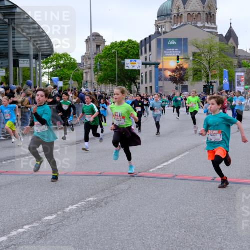 25.04.2026 - Das Zehntel Tim E. http://msf.ph/oto/9576380 25.04.2026 10:56:43 Ziel 5531, 5567, 5571, 5617, 5657, 5661, 5708, 5709, 5746, 5749, 5764, 5836, 5854, 5855, 5856, 5929, 6149, 6187, 6207, 6279, 6477, 6482, 6502, 6619, 6627, 6628, 6637, 6644, 6645, 6652, 6655, 6670, 6716, 6756, 6859, 6873, 6882, 6903, 6915, 6996, 7125, 7141, 7576, 7665, 7714, 7727, 7802, 7888, 7932, 7947, 7959, 8043 meine-sportfotos.de