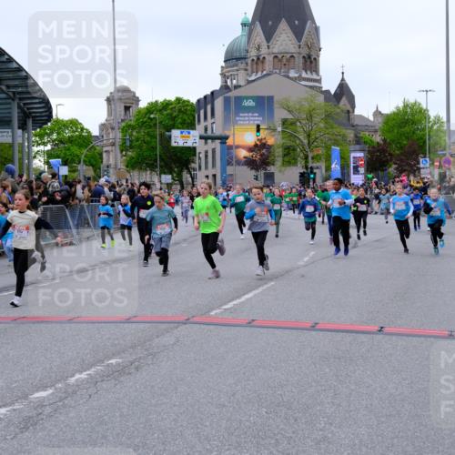 25.04.2026 - Das Zehntel Tim E. http://msf.ph/oto/9576384 25.04.2026 10:56:44 Ziel 5441, 5531, 5567, 5571, 5617, 5657, 5661, 5708, 5709, 5746, 5749, 5764, 5836, 5854, 5855, 5856, 5929, 6149, 6187, 6207, 6279, 6294, 6309, 6477, 6482, 6502, 6619, 6627, 6628, 6637, 6644, 6645, 6652, 6655, 6670, 6716, 6756, 6859, 6873, 6882, 6903, 6915, 6996, 7072, 7125, 7141, 7576, 7665, 7714, 7727, 7802, 7888, 7932, 7947, 7959 meine-sportfotos.de