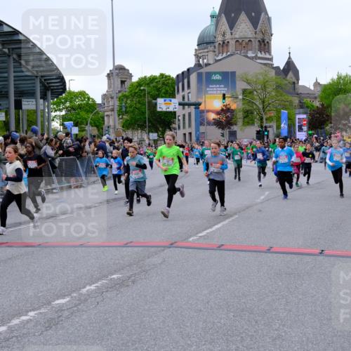 25.04.2026 - Das Zehntel Tim E. http://msf.ph/oto/9576386 25.04.2026 10:56:44 Ziel 5441, 5531, 5567, 5571, 5617, 5657, 5661, 5708, 5709, 5746, 5749, 5764, 5836, 5854, 5855, 5856, 5929, 6149, 6187, 6207, 6279, 6294, 6309, 6477, 6482, 6502, 6619, 6627, 6628, 6637, 6644, 6645, 6652, 6655, 6670, 6716, 6756, 6859, 6873, 6882, 6903, 6915, 6996, 7072, 7125, 7141, 7576, 7665, 7714, 7727, 7802, 7888, 7932, 7947, 7959 meine-sportfotos.de