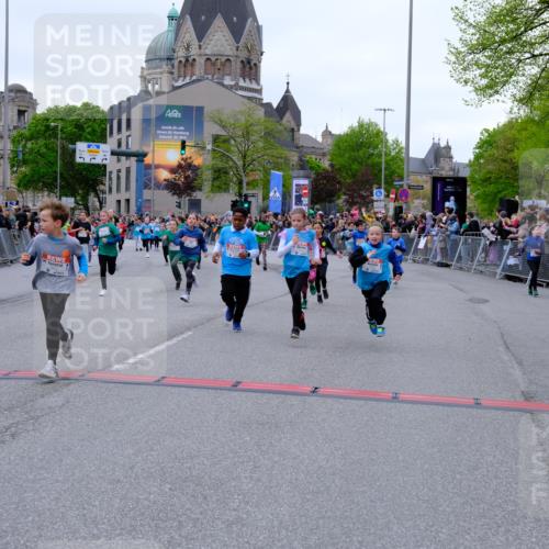 25.04.2026 - Das Zehntel Tim E. http://msf.ph/oto/9576390 25.04.2026 10:56:45 Ziel 5441, 5531, 5617, 5657, 5661, 5709, 5746, 5749, 5764, 5854, 5855, 5856, 5929, 6149, 6187, 6207, 6279, 6294, 6309, 6477, 6482, 6502, 6530, 6551, 6619, 6627, 6628, 6637, 6644, 6645, 6652, 6655, 6670, 6859, 6873, 6882, 6903, 6915, 6996, 7008, 7072, 7125, 7141, 7576, 7594, 7665, 7714, 7727, 7802, 7888, 7932, 7947, 7959 meine-sportfotos.de