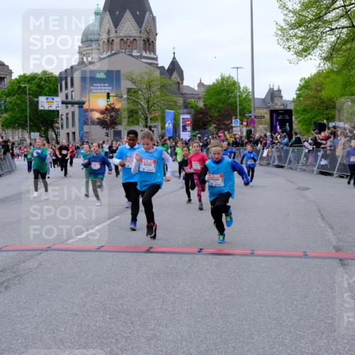 25.04.2026 - Das Zehntel Tim E. http://msf.ph/oto/9576395 25.04.2026 10:56:46 Ziel 5441, 5531, 5617, 5657, 5661, 5709, 5746, 5749, 5764, 5854, 5855, 5856, 5913, 5929, 6118, 6149, 6207, 6279, 6294, 6309, 6502, 6530, 6551, 6619, 6627, 6628, 6637, 6644, 6645, 6646, 6652, 6655, 6670, 6859, 6873, 6882, 6903, 6915, 6996, 7008, 7072, 7125, 7141, 7576, 7594, 7607, 7665, 7714, 7727, 7802, 7888, 7932, 7947, 7959, 8035 meine-sportfotos.de