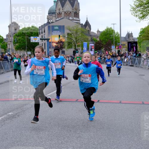 25.04.2026 - Das Zehntel Tim E. http://msf.ph/oto/9576401 25.04.2026 10:56:46 Ziel 5441, 5531, 5617, 5657, 5661, 5709, 5746, 5749, 5764, 5854, 5855, 5856, 5913, 5929, 6118, 6149, 6207, 6279, 6294, 6309, 6502, 6530, 6551, 6619, 6627, 6628, 6637, 6644, 6645, 6646, 6652, 6655, 6670, 6859, 6873, 6882, 6903, 6915, 6996, 7008, 7072, 7125, 7141, 7576, 7594, 7607, 7665, 7714, 7727, 7802, 7888, 7932, 7947, 7959, 8035 meine-sportfotos.de
