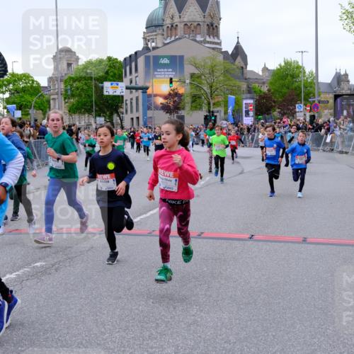 25.04.2026 - Das Zehntel Tim E. http://msf.ph/oto/9576409 25.04.2026 10:56:47 Ziel 5102, 5441, 5531, 5617, 5661, 5709, 5746, 5749, 5764, 5854, 5855, 5856, 5913, 5929, 6118, 6149, 6215, 6279, 6294, 6309, 6502, 6530, 6551, 6619, 6627, 6628, 6637, 6644, 6645, 6646, 6652, 6655, 6670, 6859, 6873, 6882, 6903, 6915, 6996, 7008, 7072, 7125, 7141, 7576, 7594, 7607, 7714, 7727, 7802, 7888, 7932, 7947, 7959, 8035 meine-sportfotos.de