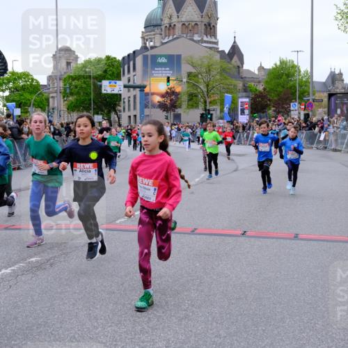 25.04.2026 - Das Zehntel Tim E. http://msf.ph/oto/9576410 25.04.2026 10:56:48 Ziel 5097, 5102, 5441, 5531, 5617, 5709, 5746, 5749, 5764, 5780, 5789, 5854, 5855, 5856, 5859, 5913, 5929, 6118, 6149, 6215, 6294, 6309, 6502, 6530, 6551, 6619, 6627, 6637, 6644, 6646, 6652, 6655, 6670, 6859, 6873, 6882, 6903, 6915, 6996, 7008, 7072, 7125, 7141, 7576, 7594, 7607, 7714, 7727, 7802, 7888, 7932, 7947, 7959, 8035 meine-sportfotos.de