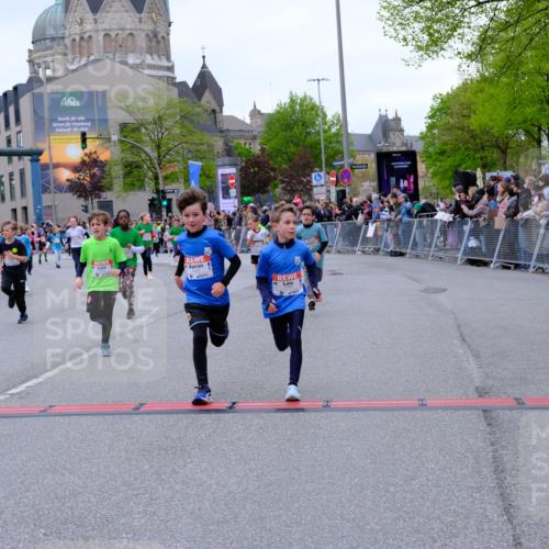 25.04.2026 - Das Zehntel Tim E. http://msf.ph/oto/9576411 25.04.2026 10:56:49 Ziel 5097, 5102, 5441, 5531, 5561, 5617, 5709, 5746, 5749, 5780, 5789, 5855, 5856, 5859, 5867, 5913, 5929, 6118, 6215, 6294, 6309, 6530, 6551, 6619, 6627, 6637, 6644, 6646, 6652, 6655, 6670, 6859, 6873, 6882, 6903, 6915, 6996, 7008, 7072, 7125, 7141, 7302, 7576, 7594, 7607, 7714, 7727, 7811, 7888, 7932, 7947, 7959, 8035 meine-sportfotos.de