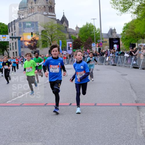 25.04.2026 - Das Zehntel Tim E. http://msf.ph/oto/9576414 25.04.2026 10:56:49 Ziel 5097, 5102, 5441, 5531, 5561, 5617, 5709, 5746, 5749, 5780, 5789, 5855, 5856, 5859, 5867, 5913, 5929, 6118, 6215, 6294, 6309, 6530, 6551, 6619, 6627, 6637, 6644, 6646, 6652, 6655, 6670, 6859, 6873, 6882, 6903, 6915, 6996, 7008, 7072, 7125, 7141, 7302, 7576, 7594, 7607, 7714, 7727, 7811, 7888, 7932, 7947, 7959, 8035 meine-sportfotos.de