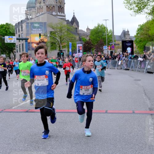 25.04.2026 - Das Zehntel Tim E. http://msf.ph/oto/9576418 25.04.2026 10:56:49 Ziel 5097, 5102, 5441, 5531, 5561, 5617, 5709, 5746, 5749, 5780, 5789, 5855, 5856, 5859, 5867, 5913, 5929, 6118, 6215, 6294, 6309, 6530, 6551, 6619, 6627, 6637, 6644, 6646, 6652, 6655, 6670, 6859, 6873, 6882, 6903, 6915, 6996, 7008, 7072, 7125, 7141, 7302, 7576, 7594, 7607, 7714, 7727, 7811, 7888, 7932, 7947, 7959, 8035 meine-sportfotos.de