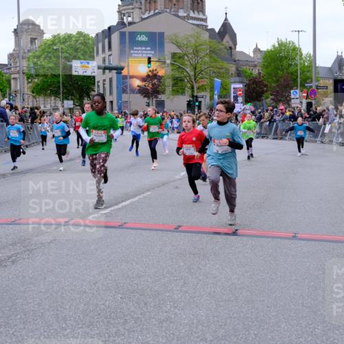 25.04.2026 - Das Zehntel Tim E. http://msf.ph/oto/9576420 25.04.2026 10:56:50 Ziel 5097, 5102, 5441, 5531, 5561, 5617, 5709, 5735, 5746, 5749, 5780, 5789, 5855, 5856, 5859, 5861, 5867, 5913, 5929, 6118, 6215, 6294, 6309, 6530, 6551, 6619, 6627, 6637, 6644, 6646, 6652, 6655, 6670, 6859, 6882, 6903, 6915, 6996, 7008, 7072, 7125, 7141, 7302, 7576, 7594, 7607, 7714, 7727, 7811, 7888, 7932, 7947, 7959, 8035 meine-sportfotos.de