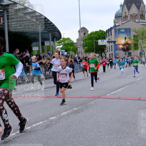 25.04.2026 - Das Zehntel Tim E. http://msf.ph/oto/9576428 25.04.2026 10:56:52 Ziel 5097, 5102, 5441, 5561, 5617, 5735, 5746, 5749, 5780, 5789, 5859, 5861, 5867, 5913, 6118, 6143, 6215, 6294, 6309, 6530, 6551, 6619, 6627, 6637, 6646, 6670, 6882, 6891, 6903, 6915, 6996, 7008, 7072, 7141, 7302, 7576, 7594, 7607, 7714, 7727, 7811, 7888, 7932, 7947, 7959, 8035 meine-sportfotos.de