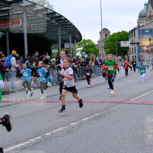 25.04.2026 - Das Zehntel Tim E. http://msf.ph/oto/9576430 25.04.2026 10:56:52 Ziel 5097, 5102, 5441, 5561, 5617, 5735, 5746, 5749, 5780, 5789, 5859, 5861, 5867, 5913, 6118, 6143, 6215, 6294, 6309, 6530, 6551, 6619, 6627, 6637, 6646, 6670, 6882, 6891, 6903, 6915, 6996, 7008, 7072, 7141, 7302, 7576, 7594, 7607, 7714, 7727, 7811, 7888, 7932, 7947, 7959, 8035 meine-sportfotos.de