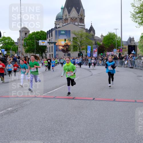 25.04.2026 - Das Zehntel Tim E. http://msf.ph/oto/9576433 25.04.2026 10:56:54 Ziel 5097, 5102, 5441, 5561, 5735, 5780, 5789, 5804, 5839, 5859, 5861, 5867, 5913, 6118, 6130, 6132, 6133, 6143, 6215, 6294, 6309, 6530, 6551, 6627, 6646, 6891, 6903, 7008, 7072, 7302, 7594, 7607, 7714, 7727, 7811, 7888, 7932, 7947, 7959, 8035 meine-sportfotos.de