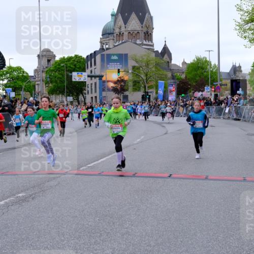 25.04.2026 - Das Zehntel Tim E. http://msf.ph/oto/9576435 25.04.2026 10:56:54 Ziel 5097, 5102, 5441, 5561, 5735, 5780, 5789, 5804, 5839, 5859, 5861, 5867, 5913, 6118, 6130, 6132, 6133, 6143, 6215, 6294, 6309, 6530, 6551, 6627, 6646, 6891, 6903, 7008, 7072, 7302, 7594, 7607, 7714, 7727, 7811, 7888, 7932, 7947, 7959, 8035 meine-sportfotos.de