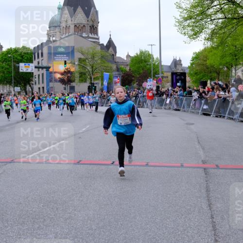 25.04.2026 - Das Zehntel Tim E. http://msf.ph/oto/9576442 25.04.2026 10:56:55 Ziel 5097, 5102, 5441, 5561, 5735, 5780, 5789, 5804, 5839, 5859, 5861, 5867, 5913, 6118, 6130, 6132, 6133, 6143, 6215, 6280, 6294, 6309, 6530, 6551, 6646, 6861, 6891, 6903, 7008, 7060, 7072, 7291, 7302, 7594, 7607, 7639, 7811, 7888, 7932, 8035 meine-sportfotos.de