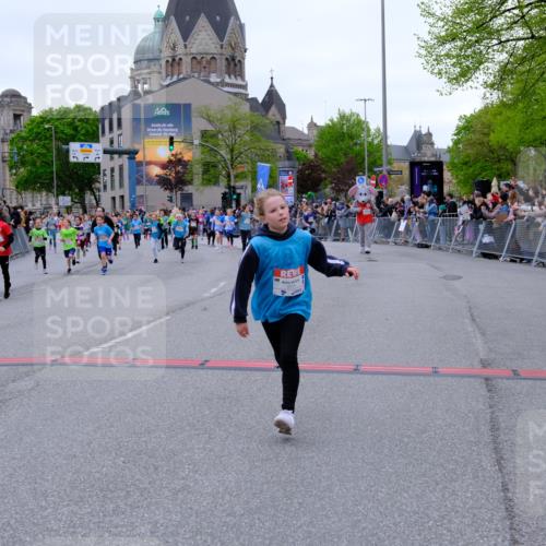 25.04.2026 - Das Zehntel Tim E. http://msf.ph/oto/9576445 25.04.2026 10:56:55 Ziel 5097, 5102, 5441, 5561, 5735, 5780, 5789, 5804, 5839, 5859, 5861, 5867, 5913, 6118, 6130, 6132, 6133, 6143, 6215, 6280, 6294, 6309, 6530, 6551, 6646, 6861, 6891, 6903, 7008, 7060, 7072, 7291, 7302, 7594, 7607, 7639, 7811, 7888, 7932, 8035 meine-sportfotos.de