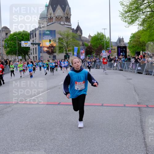 25.04.2026 - Das Zehntel Tim E. http://msf.ph/oto/9576446 25.04.2026 10:56:56 Ziel 5097, 5102, 5386, 5441, 5561, 5735, 5780, 5789, 5804, 5839, 5859, 5861, 5867, 5913, 6118, 6130, 6132, 6133, 6143, 6215, 6280, 6294, 6309, 6530, 6551, 6646, 6861, 6891, 7008, 7060, 7072, 7291, 7302, 7594, 7607, 7639, 7811, 8035 meine-sportfotos.de