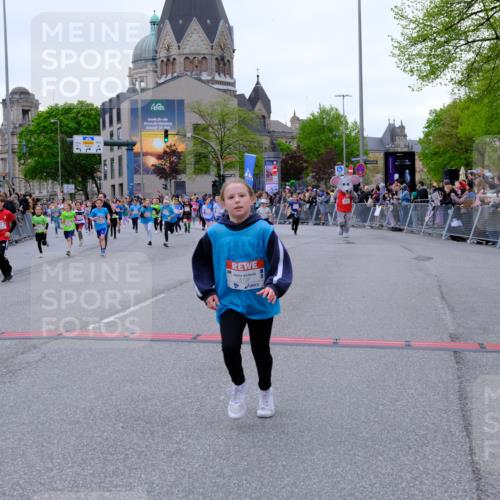 25.04.2026 - Das Zehntel Tim E. http://msf.ph/oto/9576447 25.04.2026 10:56:56 Ziel 5097, 5102, 5386, 5441, 5561, 5735, 5780, 5789, 5804, 5839, 5859, 5861, 5867, 5913, 6118, 6130, 6132, 6133, 6143, 6215, 6280, 6294, 6309, 6530, 6551, 6646, 6861, 6891, 7008, 7060, 7072, 7291, 7302, 7594, 7607, 7639, 7811, 8035 meine-sportfotos.de
