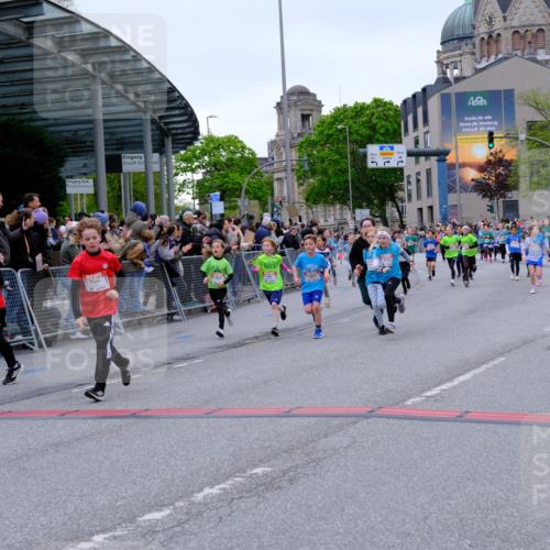 25.04.2026 - Das Zehntel Tim E. http://msf.ph/oto/9576448 25.04.2026 10:56:58 Ziel 5097, 5102, 5290, 5308, 5386, 5463, 5561, 5735, 5780, 5789, 5804, 5839, 5859, 5861, 5867, 5913, 6118, 6130, 6132, 6133, 6143, 6215, 6280, 6646, 6861, 6891, 7060, 7291, 7302, 7537, 7560, 7607, 7639, 7705, 7711, 7811, 8020, 8035 meine-sportfotos.de