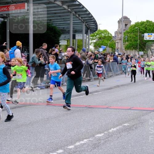 25.04.2026 - Das Zehntel Tim E. http://msf.ph/oto/9576460 25.04.2026 10:57:00 Ziel 5093, 5097, 5290, 5308, 5386, 5463, 5561, 5735, 5780, 5789, 5804, 5839, 5859, 5861, 5867, 6130, 6132, 6133, 6143, 6280, 6820, 6852, 6861, 6891, 7060, 7291, 7302, 7497, 7509, 7537, 7553, 7557, 7560, 7639, 7705, 7711, 7811, 7861, 8020 meine-sportfotos.de