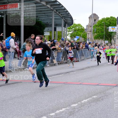 25.04.2026 - Das Zehntel Tim E. http://msf.ph/oto/9576462 25.04.2026 10:57:00 Ziel 5093, 5097, 5290, 5308, 5386, 5463, 5561, 5735, 5780, 5789, 5804, 5839, 5859, 5861, 5867, 6130, 6132, 6133, 6143, 6280, 6820, 6852, 6861, 6891, 7060, 7291, 7302, 7497, 7509, 7537, 7553, 7557, 7560, 7639, 7705, 7711, 7811, 7861, 8020 meine-sportfotos.de