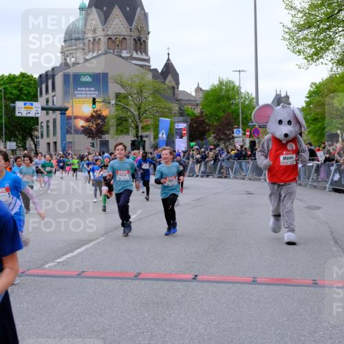25.04.2026 - Das Zehntel Tim E. http://msf.ph/oto/9576471 25.04.2026 10:57:02 Ziel 5093, 5290, 5308, 5386, 5463, 5735, 5804, 5839, 5861, 6122, 6126, 6130, 6132, 6133, 6143, 6228, 6234, 6275, 6280, 6820, 6852, 6861, 6891, 7060, 7291, 7497, 7509, 7537, 7553, 7557, 7560, 7639, 7705, 7711, 7861, 8020 meine-sportfotos.de