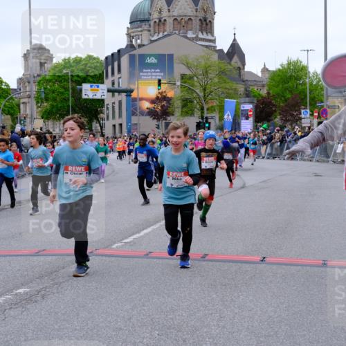 25.04.2026 - Das Zehntel Tim E. http://msf.ph/oto/9576481 25.04.2026 10:57:04 Ziel 5093, 5290, 5308, 5384, 5386, 5451, 5463, 5804, 5839, 6004, 6122, 6126, 6130, 6132, 6133, 6228, 6234, 6275, 6280, 6413, 6820, 6852, 6861, 6891, 7060, 7291, 7497, 7509, 7537, 7553, 7557, 7560, 7583, 7639, 7705, 7711, 7861, 7926, 7962, 7987, 8020 meine-sportfotos.de