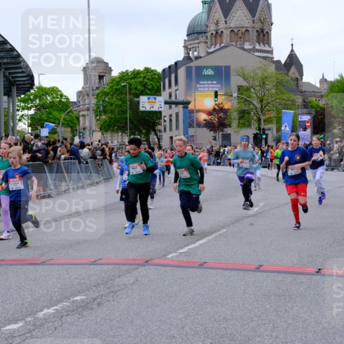 25.04.2026 - Das Zehntel Tim E. http://msf.ph/oto/9576493 25.04.2026 10:57:08 Ziel 5093, 5290, 5308, 5384, 5386, 5401, 5419, 5437, 5451, 5463, 5678, 5830, 6004, 6122, 6126, 6228, 6234, 6275, 6330, 6413, 6820, 6852, 7427, 7497, 7509, 7537, 7553, 7557, 7560, 7575, 7583, 7705, 7711, 7853, 7861, 7926, 7962, 7987, 8020 meine-sportfotos.de