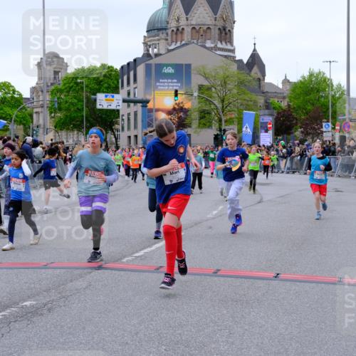 25.04.2026 - Das Zehntel Tim E. http://msf.ph/oto/9576502 25.04.2026 10:57:09 Ziel 5093, 5290, 5302, 5308, 5384, 5401, 5409, 5419, 5437, 5451, 5463, 5678, 5830, 6004, 6122, 6126, 6228, 6234, 6275, 6330, 6413, 6820, 6852, 7427, 7455, 7464, 7497, 7506, 7509, 7537, 7553, 7557, 7560, 7575, 7583, 7705, 7711, 7853, 7861, 7926, 7962, 7987, 8020 meine-sportfotos.de