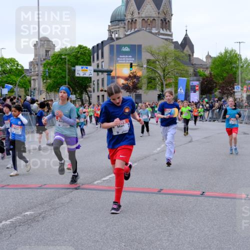 25.04.2026 - Das Zehntel Tim E. http://msf.ph/oto/9576503 25.04.2026 10:57:09 Ziel 5093, 5290, 5302, 5308, 5384, 5401, 5409, 5419, 5437, 5451, 5463, 5678, 5830, 6004, 6122, 6126, 6228, 6234, 6275, 6330, 6413, 6820, 6852, 7427, 7455, 7464, 7497, 7506, 7509, 7537, 7553, 7557, 7560, 7575, 7583, 7705, 7711, 7853, 7861, 7926, 7962, 7987, 8020 meine-sportfotos.de