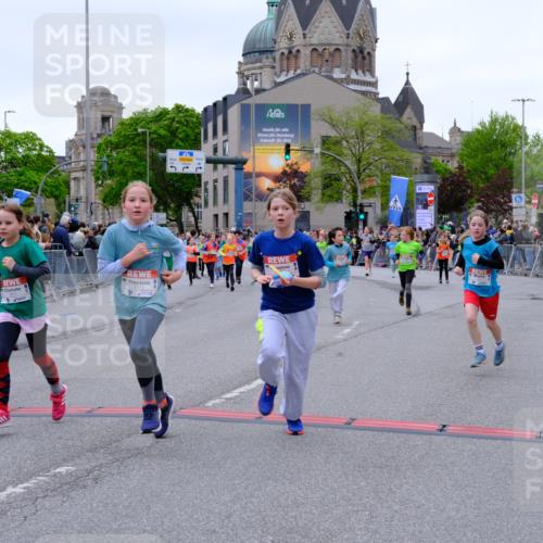 25.04.2026 - Das Zehntel Tim E. http://msf.ph/oto/9576507 25.04.2026 10:57:10 Ziel 5093, 5302, 5384, 5401, 5409, 5419, 5437, 5451, 5463, 5678, 5830, 6004, 6122, 6126, 6228, 6234, 6275, 6330, 6413, 6820, 6852, 7406, 7427, 7455, 7464, 7497, 7506, 7509, 7537, 7553, 7557, 7560, 7575, 7583, 7853, 7861, 7926, 7962, 7987 meine-sportfotos.de