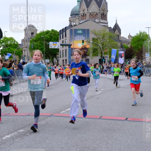 25.04.2026 - Das Zehntel Tim E. http://msf.ph/oto/9576508 25.04.2026 10:57:10 Ziel 5093, 5302, 5384, 5401, 5409, 5419, 5437, 5451, 5463, 5678, 5830, 6004, 6122, 6126, 6228, 6234, 6275, 6330, 6413, 6820, 6852, 7406, 7427, 7455, 7464, 7497, 7506, 7509, 7537, 7553, 7557, 7560, 7575, 7583, 7853, 7861, 7926, 7962, 7987 meine-sportfotos.de
