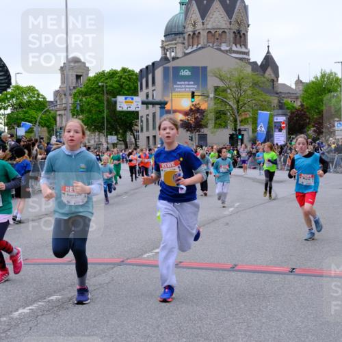 25.04.2026 - Das Zehntel Tim E. http://msf.ph/oto/9576509 25.04.2026 10:57:10 Ziel 5093, 5302, 5384, 5401, 5409, 5419, 5437, 5451, 5463, 5678, 5830, 6004, 6122, 6126, 6228, 6234, 6275, 6330, 6413, 6820, 6852, 7406, 7427, 7455, 7464, 7497, 7506, 7509, 7537, 7553, 7557, 7560, 7575, 7583, 7853, 7861, 7926, 7962, 7987 meine-sportfotos.de