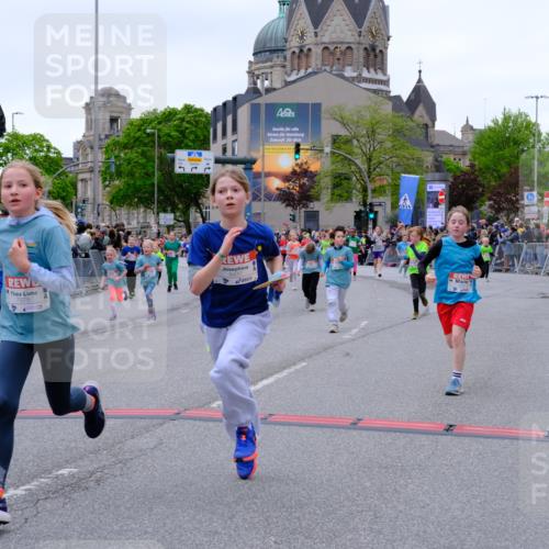 25.04.2026 - Das Zehntel Tim E. http://msf.ph/oto/9576511 25.04.2026 10:57:11 Ziel 5093, 5302, 5374, 5384, 5401, 5409, 5419, 5437, 5451, 5678, 5830, 6004, 6122, 6126, 6228, 6234, 6275, 6330, 6413, 6820, 6852, 7065, 7079, 7398, 7406, 7427, 7455, 7464, 7497, 7506, 7509, 7553, 7557, 7575, 7583, 7853, 7861, 7926, 7962, 7987 meine-sportfotos.de