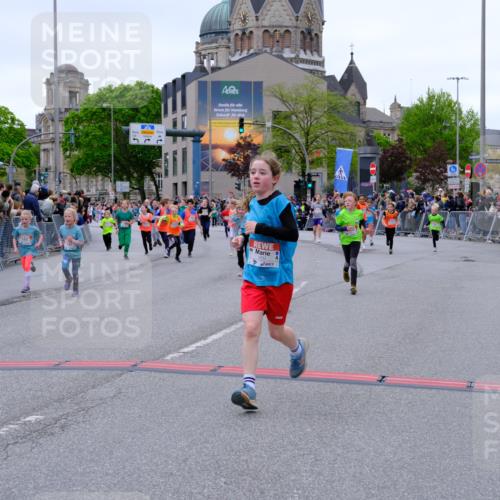 25.04.2026 - Das Zehntel Tim E. http://msf.ph/oto/9576516 25.04.2026 10:57:11 Ziel 5093, 5302, 5374, 5384, 5401, 5409, 5419, 5437, 5451, 5678, 5830, 6004, 6122, 6126, 6228, 6234, 6275, 6330, 6413, 6820, 6852, 7065, 7079, 7398, 7406, 7427, 7455, 7464, 7497, 7506, 7509, 7553, 7557, 7575, 7583, 7853, 7861, 7926, 7962, 7987 meine-sportfotos.de
