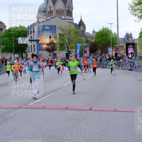 25.04.2026 - Das Zehntel Tim E. http://msf.ph/oto/9576519 25.04.2026 10:57:13 Ziel 5302, 5374, 5384, 5401, 5409, 5419, 5437, 5451, 5528, 5678, 5821, 5830, 5831, 6004, 6122, 6126, 6228, 6234, 6275, 6330, 6413, 7065, 7079, 7224, 7374, 7377, 7396, 7398, 7401, 7406, 7427, 7455, 7464, 7506, 7575, 7583, 7853, 7926, 7958, 7962, 7987 meine-sportfotos.de