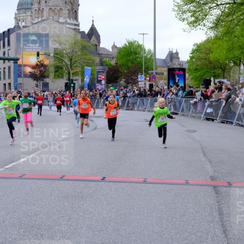 25.04.2026 - Das Zehntel Tim E. http://msf.ph/oto/9576531 25.04.2026 10:57:15 Ziel 5302, 5374, 5384, 5401, 5409, 5419, 5437, 5451, 5522, 5528, 5678, 5821, 5830, 5831, 6004, 6330, 6413, 6728, 6737, 6751, 6877, 6901, 7065, 7079, 7134, 7224, 7374, 7377, 7396, 7398, 7401, 7406, 7413, 7427, 7455, 7464, 7506, 7575, 7583, 7853, 7926, 7958, 7962, 7987 meine-sportfotos.de