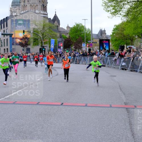25.04.2026 - Das Zehntel Tim E. http://msf.ph/oto/9576532 25.04.2026 10:57:15 Ziel 5302, 5374, 5384, 5401, 5409, 5419, 5437, 5451, 5522, 5528, 5678, 5821, 5830, 5831, 6004, 6330, 6413, 6728, 6737, 6751, 6877, 6901, 7065, 7079, 7134, 7224, 7374, 7377, 7396, 7398, 7401, 7406, 7413, 7427, 7455, 7464, 7506, 7575, 7583, 7853, 7926, 7958, 7962, 7987 meine-sportfotos.de