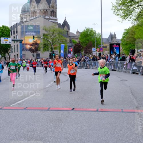 25.04.2026 - Das Zehntel Tim E. http://msf.ph/oto/9576539 25.04.2026 10:57:16 Ziel 5302, 5374, 5401, 5409, 5419, 5437, 5451, 5522, 5528, 5678, 5821, 5830, 5831, 6004, 6169, 6175, 6330, 6728, 6737, 6751, 6877, 6901, 7065, 7079, 7134, 7224, 7374, 7377, 7396, 7398, 7401, 7406, 7413, 7427, 7455, 7464, 7506, 7575, 7583, 7853, 7958, 7962 meine-sportfotos.de