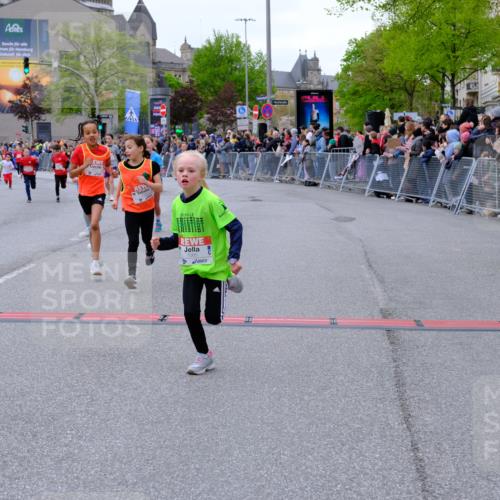 25.04.2026 - Das Zehntel Tim E. http://msf.ph/oto/9576542 25.04.2026 10:57:17 Ziel 5302, 5374, 5401, 5409, 5419, 5437, 5522, 5528, 5678, 5821, 5830, 5831, 6169, 6175, 6330, 6728, 6737, 6751, 6877, 6901, 7065, 7079, 7134, 7222, 7224, 7374, 7377, 7396, 7398, 7401, 7406, 7413, 7427, 7455, 7464, 7506, 7575, 7853, 7958 meine-sportfotos.de